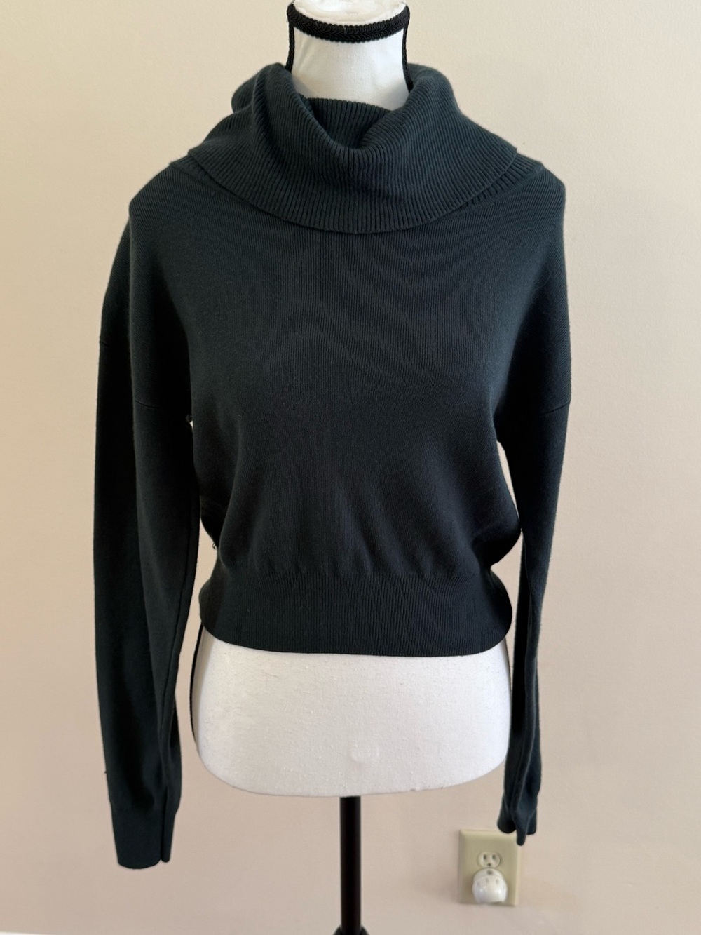 Marled Classic Black Cowl Neck Women's Sweater size small